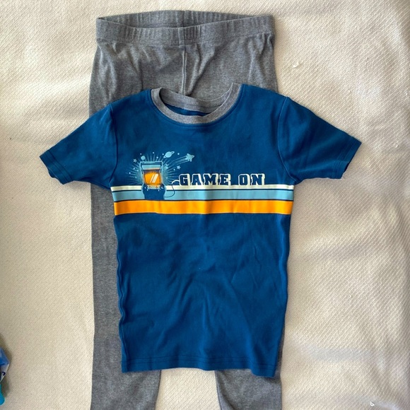 Carter’s two piece pajamas size 8 - two pairs - Picture 2 of 5